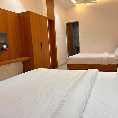 Hotel Neem Heritage Ширди Экстерьер фото