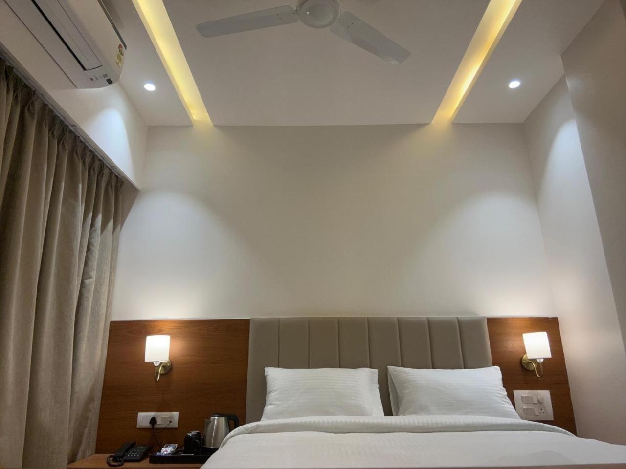 Hotel Neem Heritage Ширди Экстерьер фото