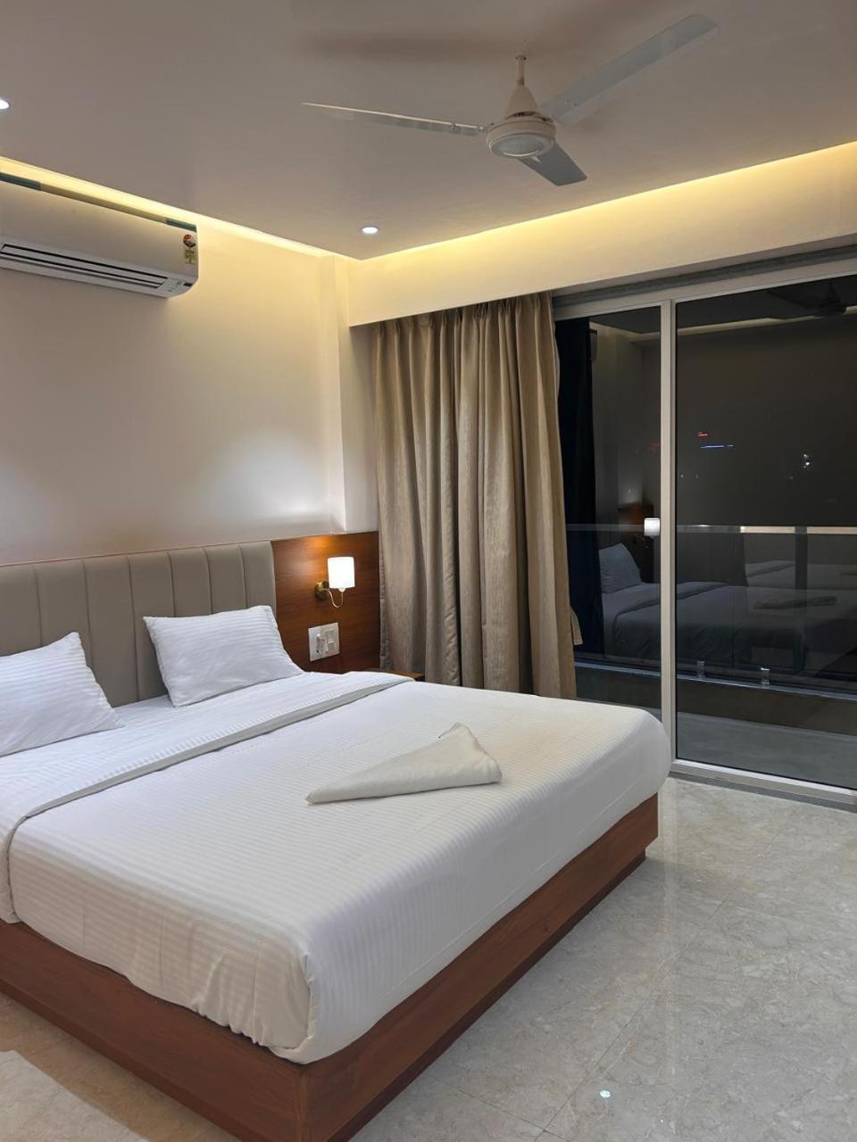 Hotel Neem Heritage Ширди Экстерьер фото