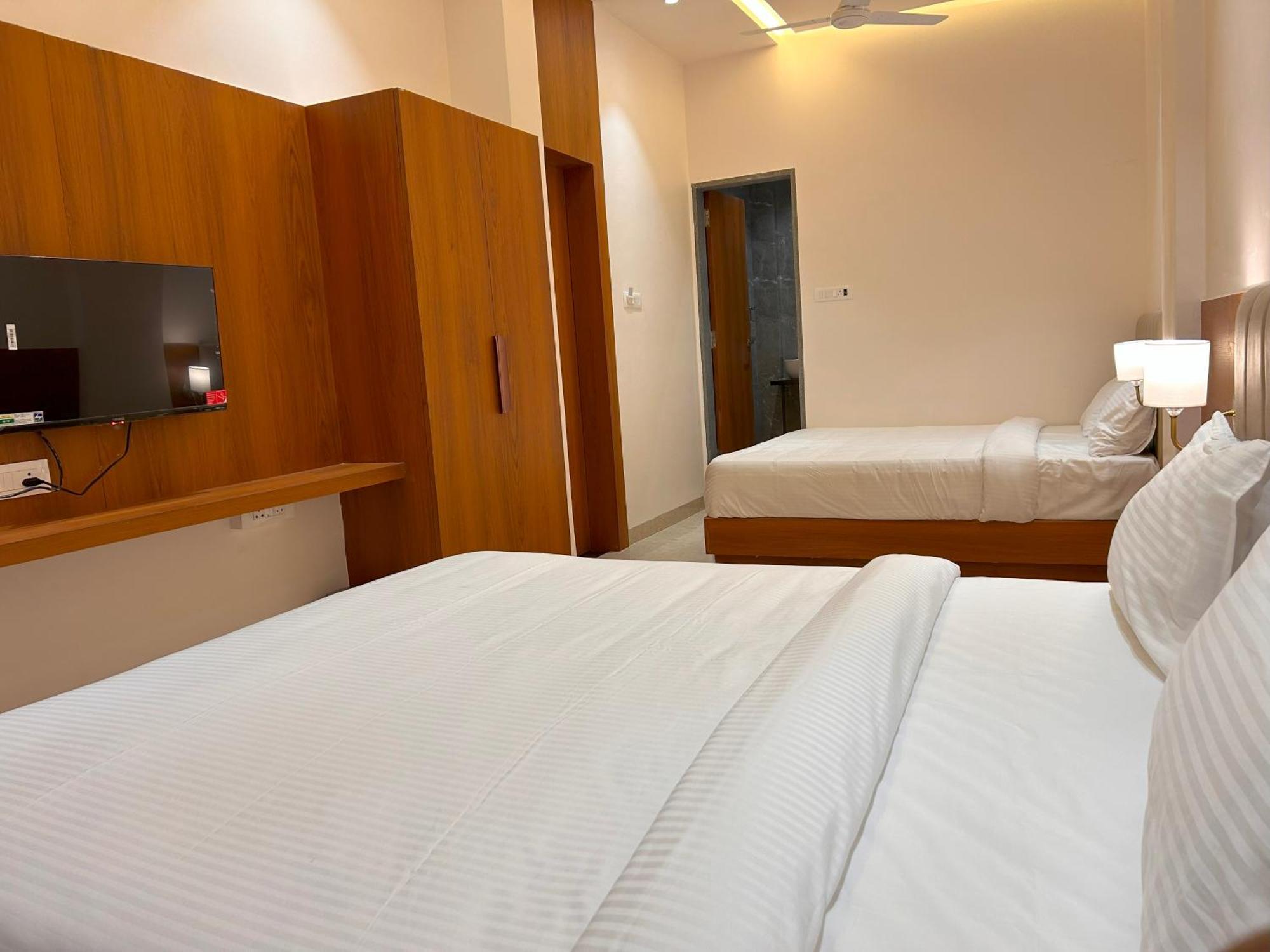 Hotel Neem Heritage Ширди Экстерьер фото