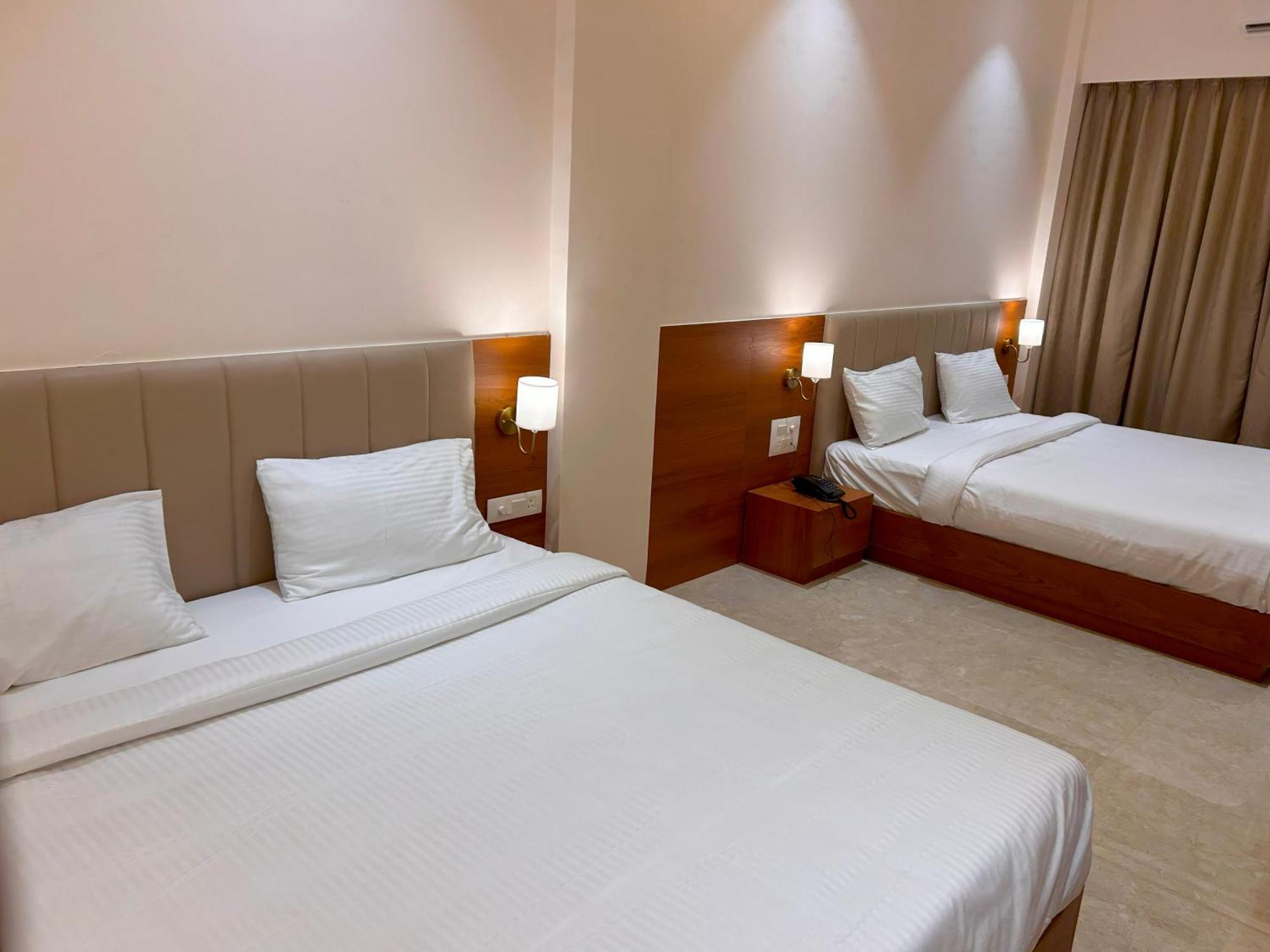 Hotel Neem Heritage Ширди Экстерьер фото
