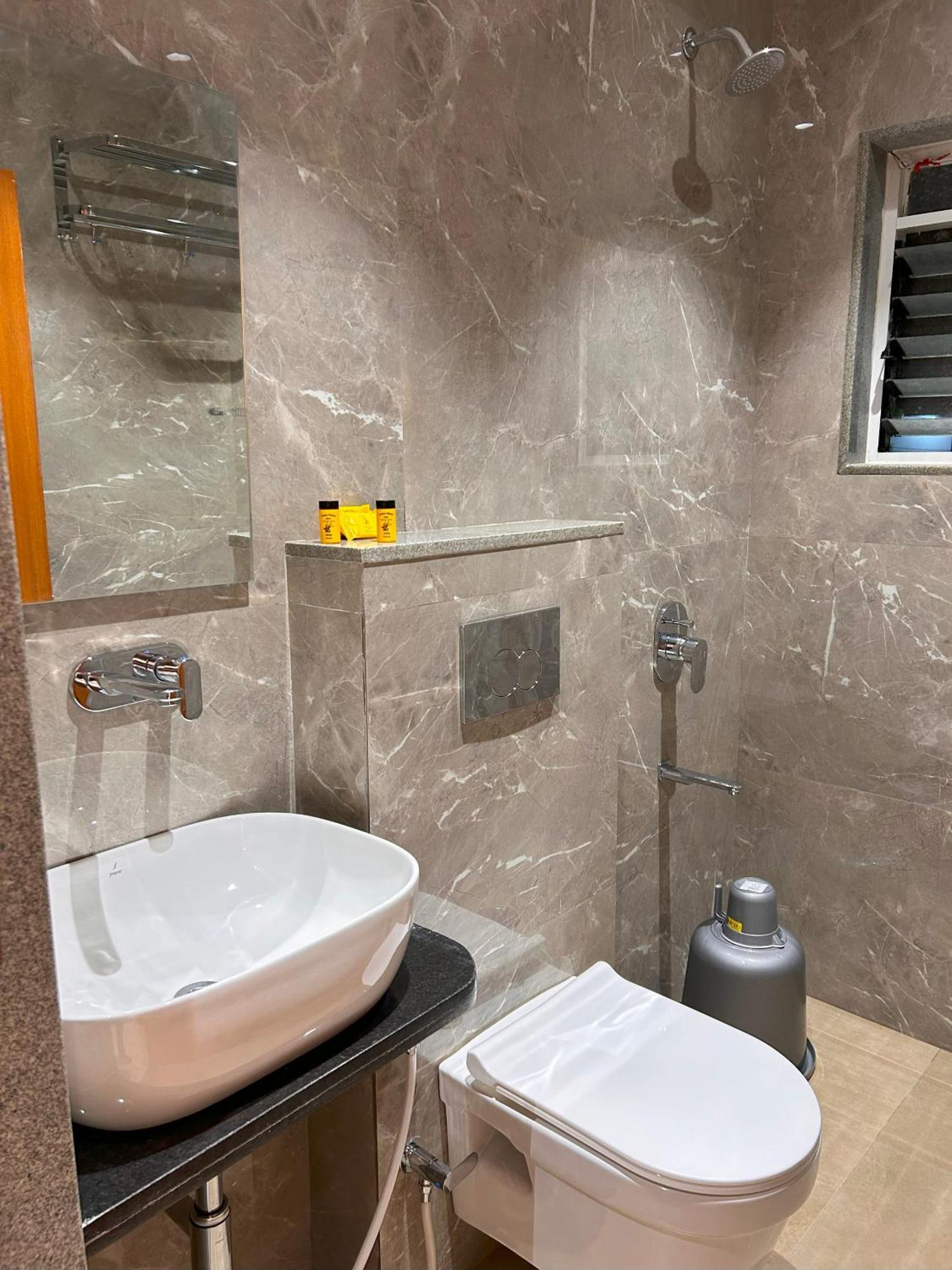 Hotel Neem Heritage Ширди Экстерьер фото